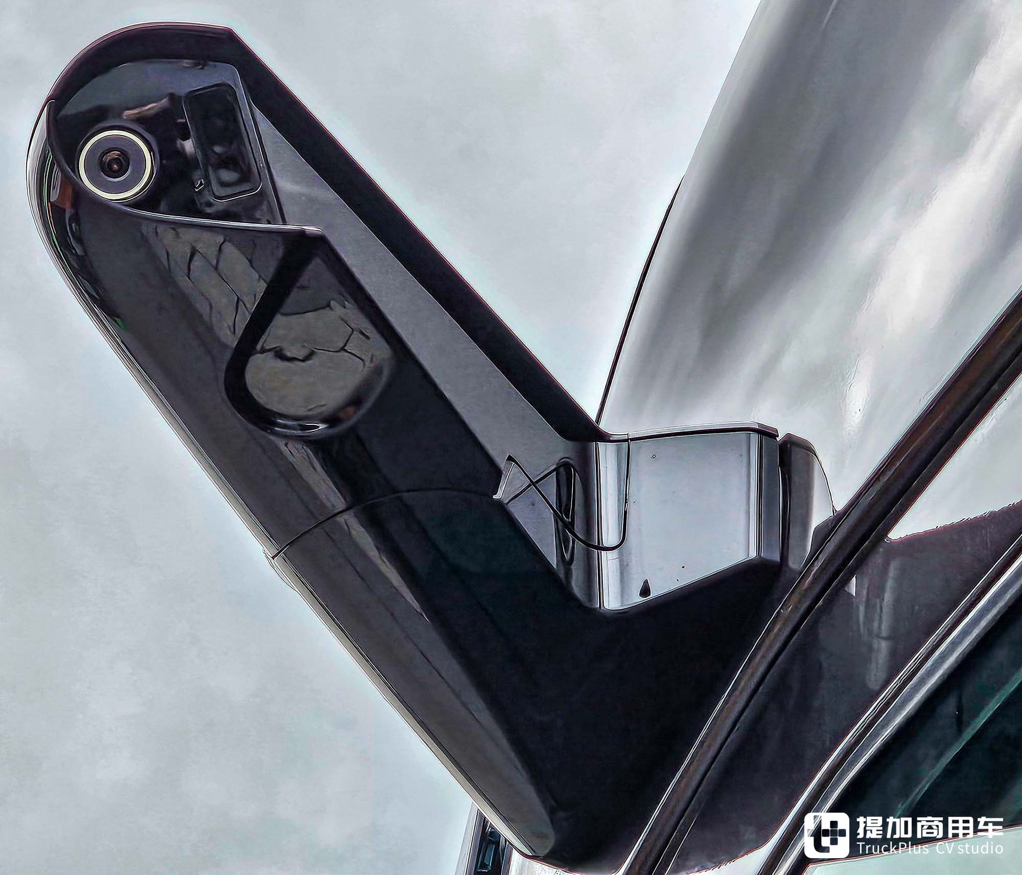 780匹马力!8x4底盘!沃尔沃FH 16大件车再升级,实力几何? - 第9张 - 提加商用车网 780匹马力!8x4底盘!沃尔沃FH 16大件车再升级,实力几何? - 第9张