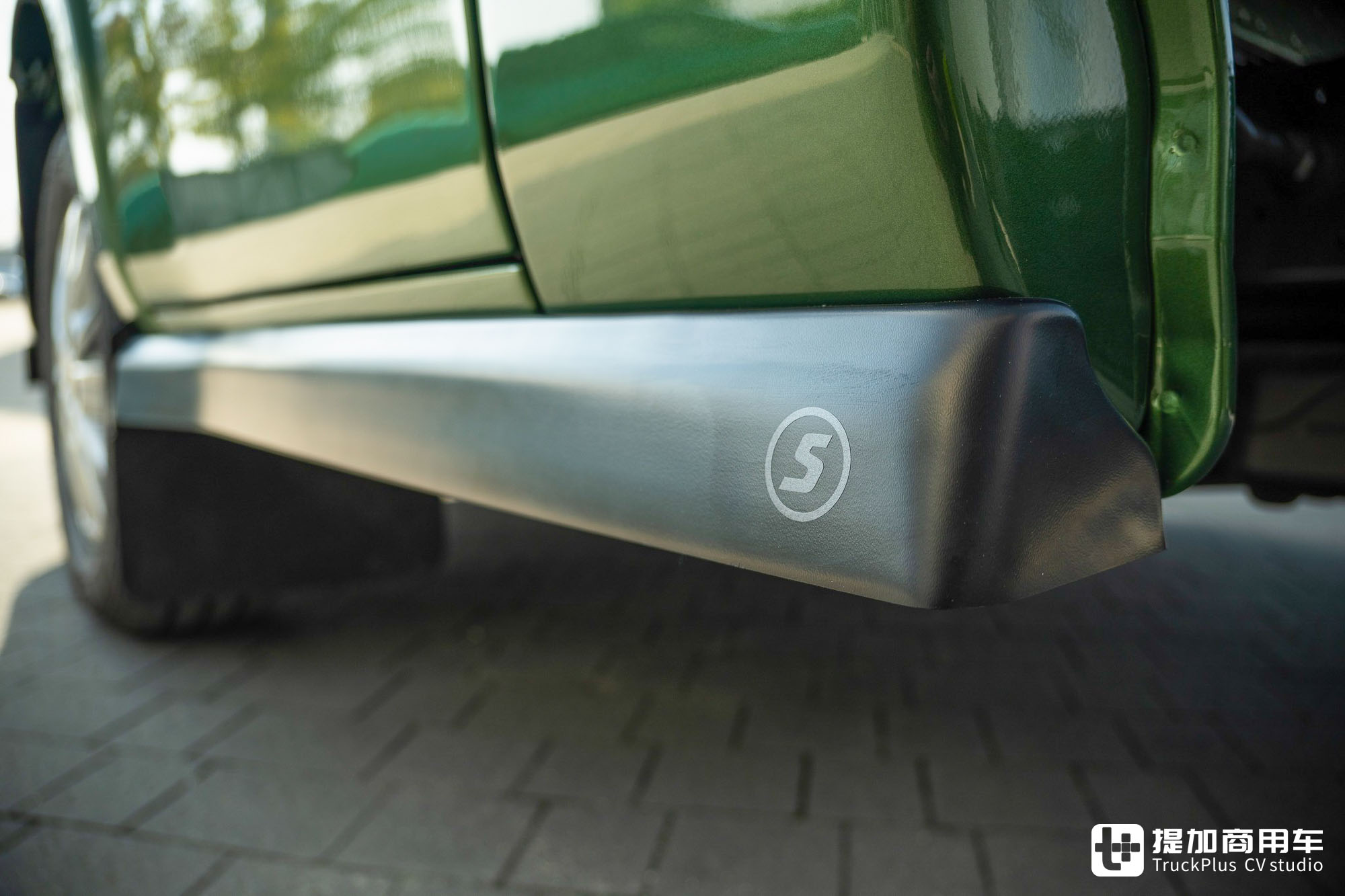 形如房车能跑长途,顶置睡眠空间,魔改新一代依维柯Daily问世 - 第9张 - 提加商用车网 形如房车能跑长途,顶置睡眠空间,魔改新一代依维柯Daily问世 - 第9张