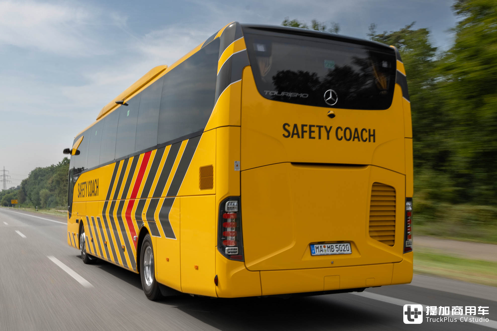 15项安全系统加持,奔驰Tourismo Safety Coach安全豪华巴士来袭 - 第9张 - 提加商用车网 15项安全系统加持,奔驰Tourismo Safety Coach安全豪华巴士来袭 - 第9张