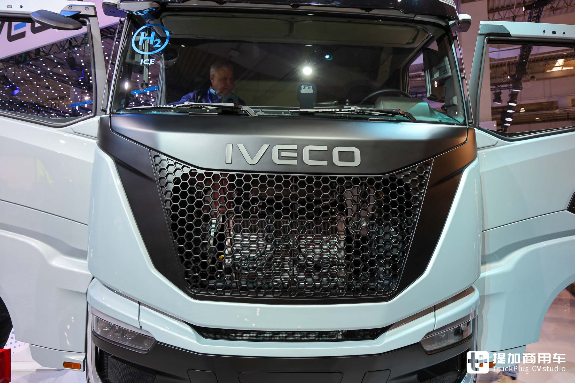 2024IAA:氢内燃机结合增程混动技术?深入解读依维柯氢内燃重卡展品 - 第9张 - 提加商用车网 2024IAA:氢内燃机结合增程混动技术?深入解读依维柯氢内燃重卡展品 - 第9张