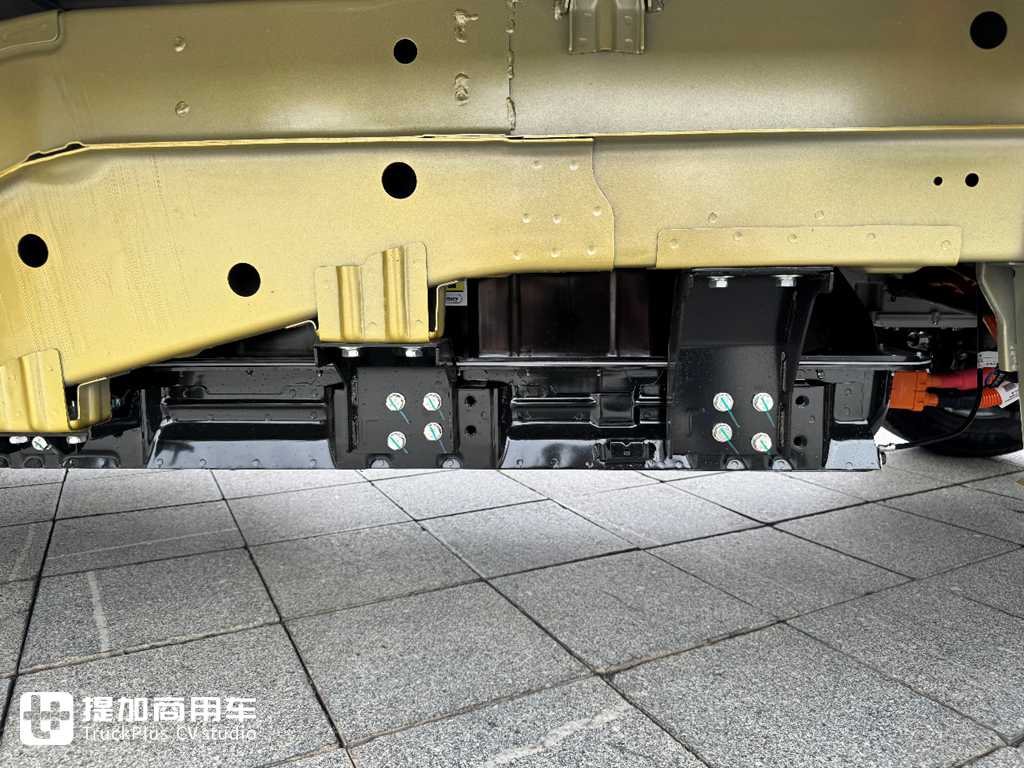 续航318km，货厢宽度1.8米，菱势最新推出的黄金小卡还有啥惊喜配置 - 第16张