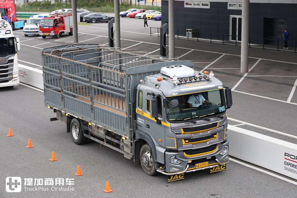 很难相信国内竟有这么多的改装卡车,STC卡车文化节逛了一圈,给了我太多惊喜了! - 第33张 - 提加商用车网 很难相信国内竟有这么多的改装卡车,STC卡车文化节逛了一圈,给了我太多惊喜了! - 第33张