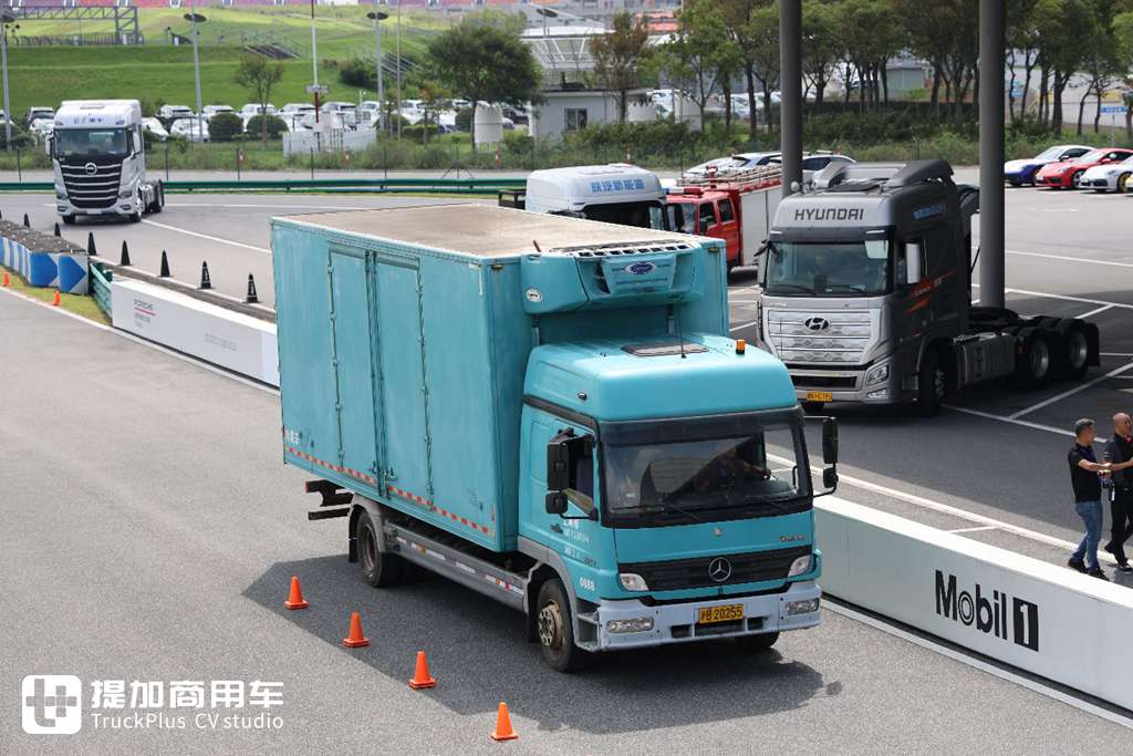 很难相信国内竟有这么多的改装卡车,STC卡车文化节逛了一圈,给了我太多惊喜了! - 第62张 - 提加商用车网 很难相信国内竟有这么多的改装卡车,STC卡车文化节逛了一圈,给了我太多惊喜了! - 第62张