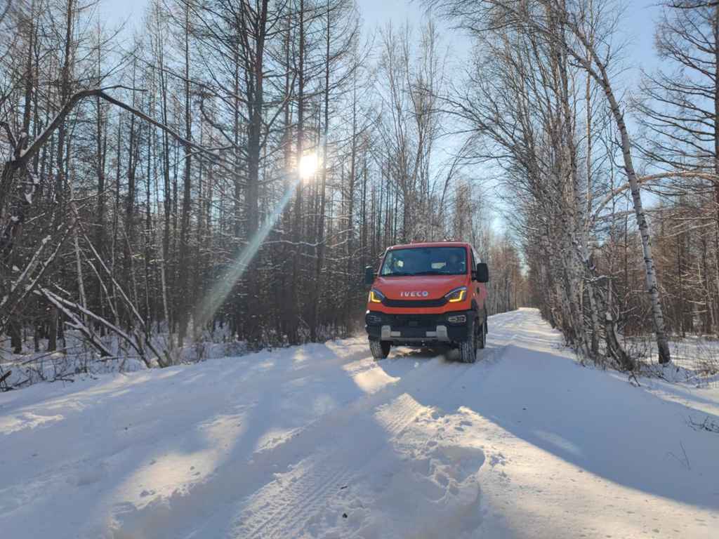 5天1800公里，他们开着依维柯4×4北上，从未掉链子 - 第1张