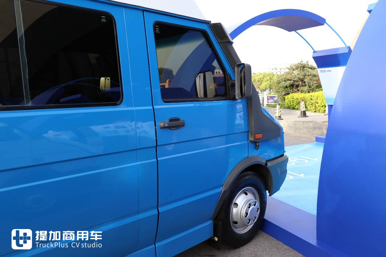 这是南京依维柯最早的轻客,全车都是进口配件,实拍依维柯得意40-10 - 第10张 - 提加商用车网 这是南京依维柯最早的轻客,全车都是进口配件,实拍依维柯得意40-10 - 第10张