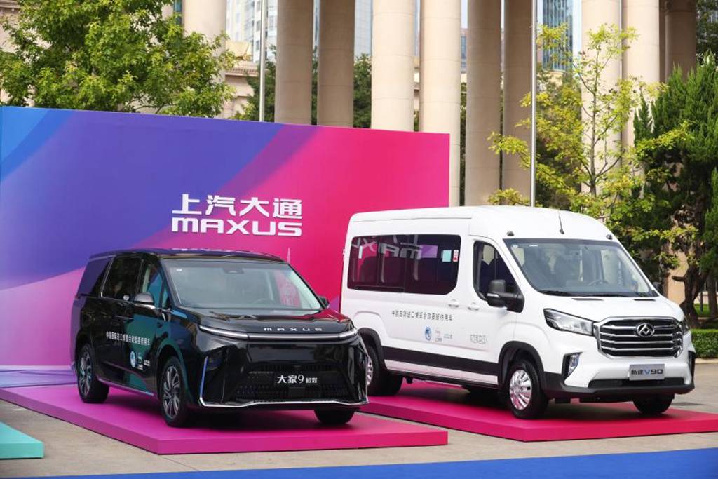 国宾品质,畅销全球!近百台上汽大通MAXUS新途V90、大家9超混再次护航进博会,闪耀国际舞台 - 第2张 - 提加商用车网 国宾品质,畅销全球!近百台上汽大通MAXUS新途V90、大家9超混再次护航进博会,闪耀国际舞台 - 第2张