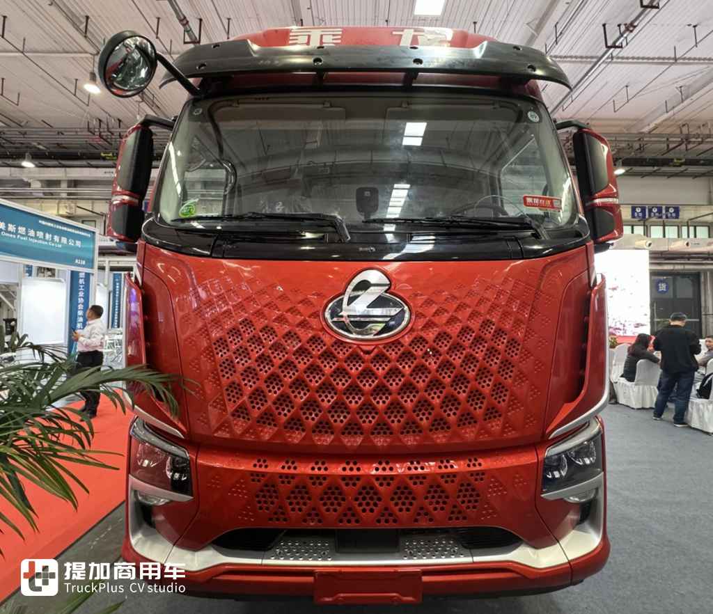 不用燃料电池,用氢内燃机的重卡你见过吗?乘龙H5V氢内燃载货车实拍 - 第2张 - 提加商用车网 不用燃料电池,用氢内燃机的重卡你见过吗?乘龙H5V氢内燃载货车实拍 - 第2张