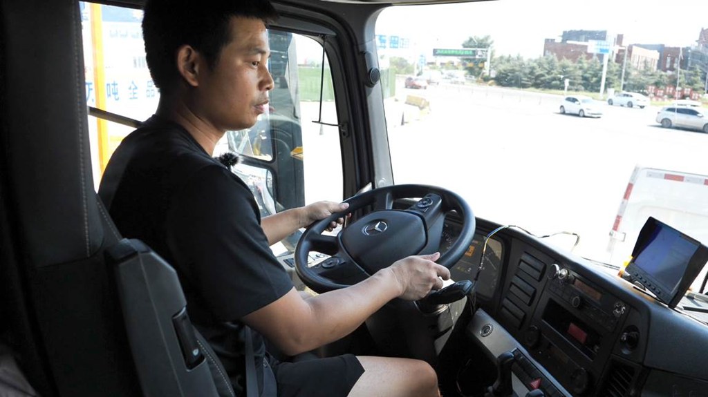 最忙线路托付奔驰卡车 用户说“好钢用在刀刃上” - 第3张 - 提加商用车网 最忙线路托付奔驰卡车 用户说“好钢用在刀刃上” - 第3张