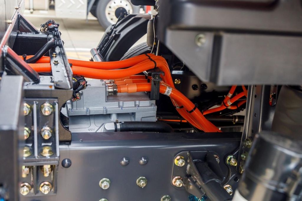 新能源重卡销量激增,乘龙H5换电牵引车炙手可热 - 第3张 - 提加商用车网 新能源重卡销量激增,乘龙H5换电牵引车炙手可热 - 第3张