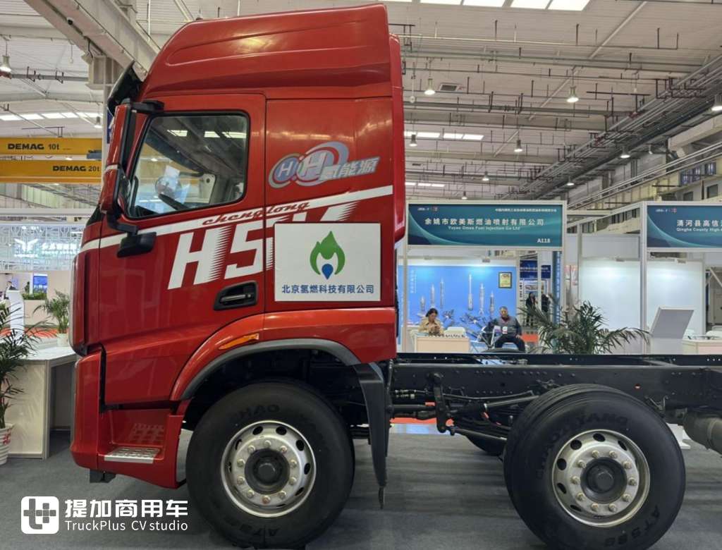 不用燃料电池,用氢内燃机的重卡你见过吗?乘龙H5V氢内燃载货车实拍 - 第3张 - 提加商用车网 不用燃料电池,用氢内燃机的重卡你见过吗?乘龙H5V氢内燃载货车实拍 - 第3张