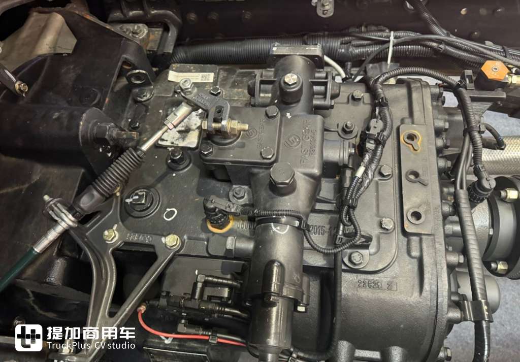 不用燃料电池,用氢内燃机的重卡你见过吗?乘龙H5V氢内燃载货车实拍 - 第5张 - 提加商用车网 不用燃料电池,用氢内燃机的重卡你见过吗?乘龙H5V氢内燃载货车实拍 - 第5张