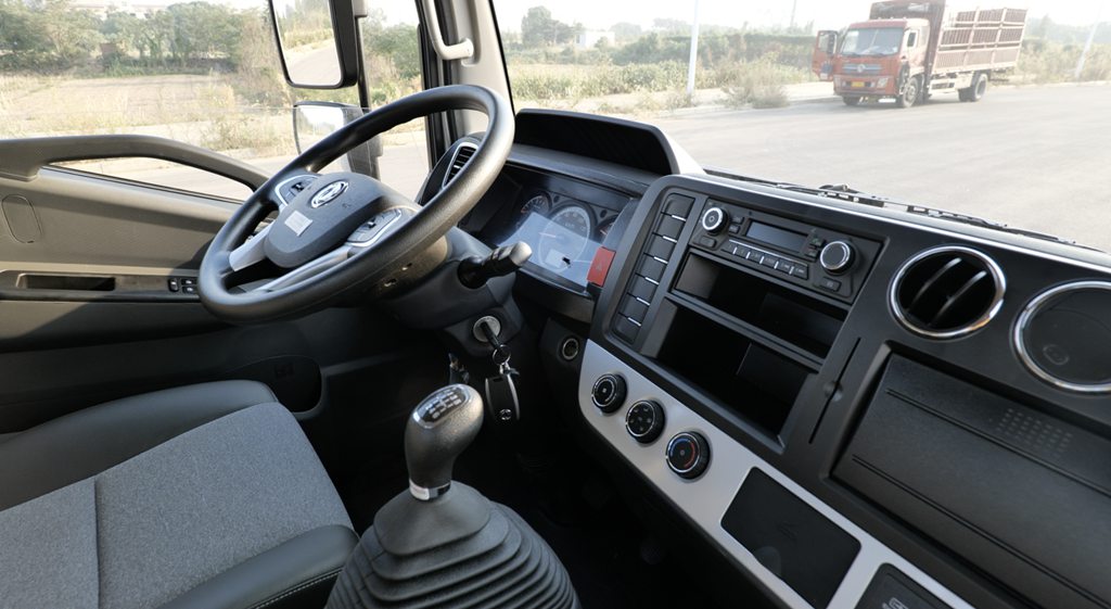 金秋飞龙起,丰收情更浓——东风多利卡飞龙闪耀上市,诚意满满 - 第5张 - 提加商用车网 金秋飞龙起,丰收情更浓——东风多利卡飞龙闪耀上市,诚意满满 - 第5张