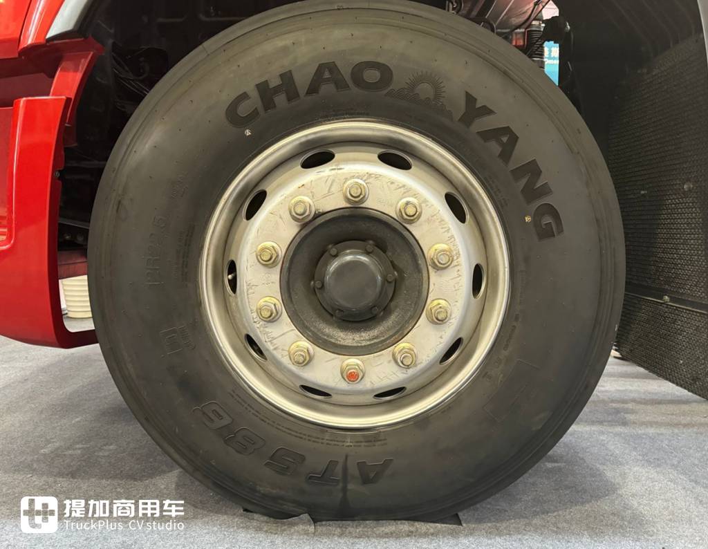 不用燃料电池,用氢内燃机的重卡你见过吗?乘龙H5V氢内燃载货车实拍 - 第7张 - 提加商用车网 不用燃料电池,用氢内燃机的重卡你见过吗?乘龙H5V氢内燃载货车实拍 - 第7张