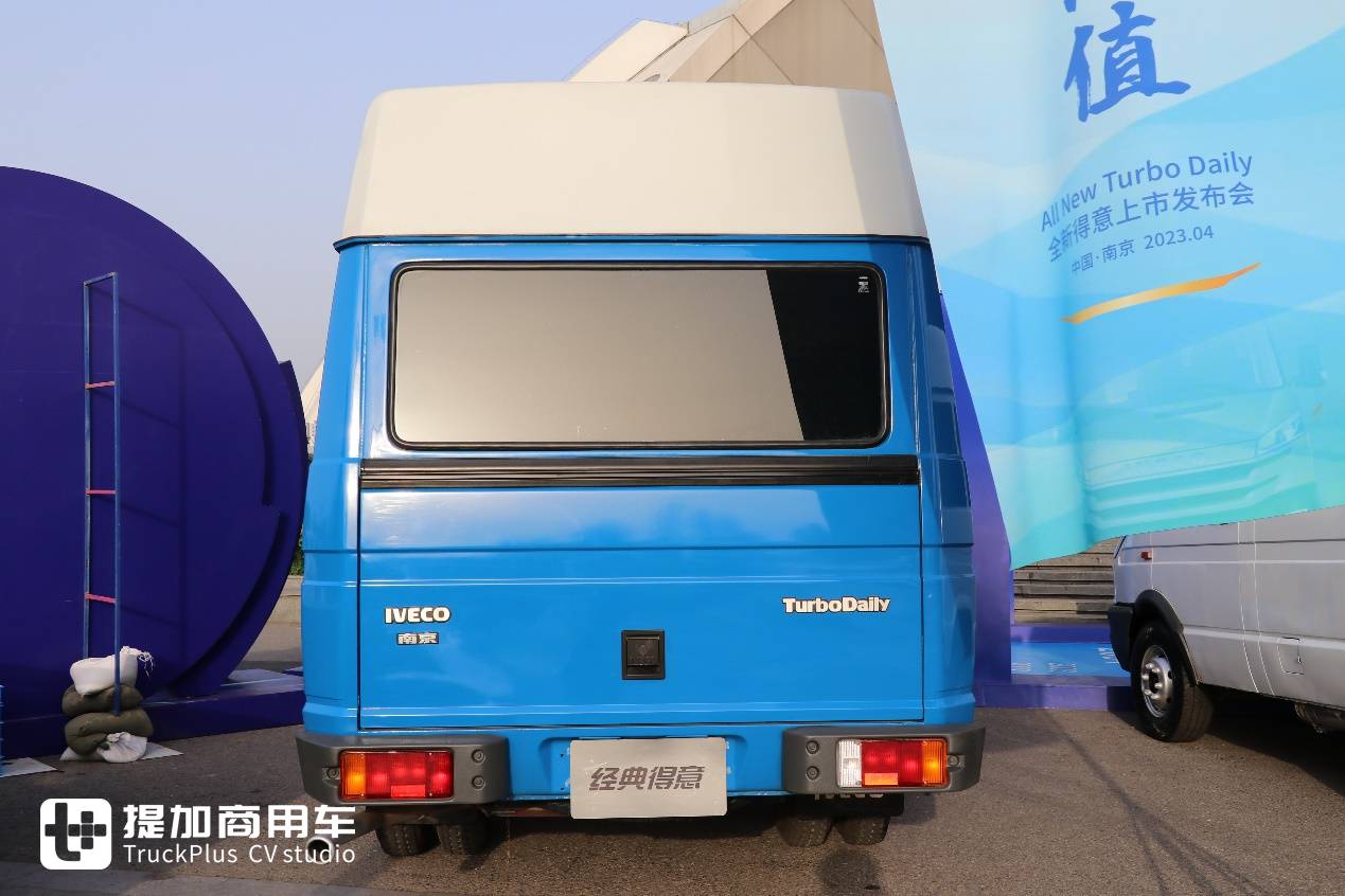 这是南京依维柯最早的轻客,全车都是进口配件,实拍依维柯得意40-10 - 第9张 - 提加商用车网 这是南京依维柯最早的轻客,全车都是进口配件,实拍依维柯得意40-10 - 第9张