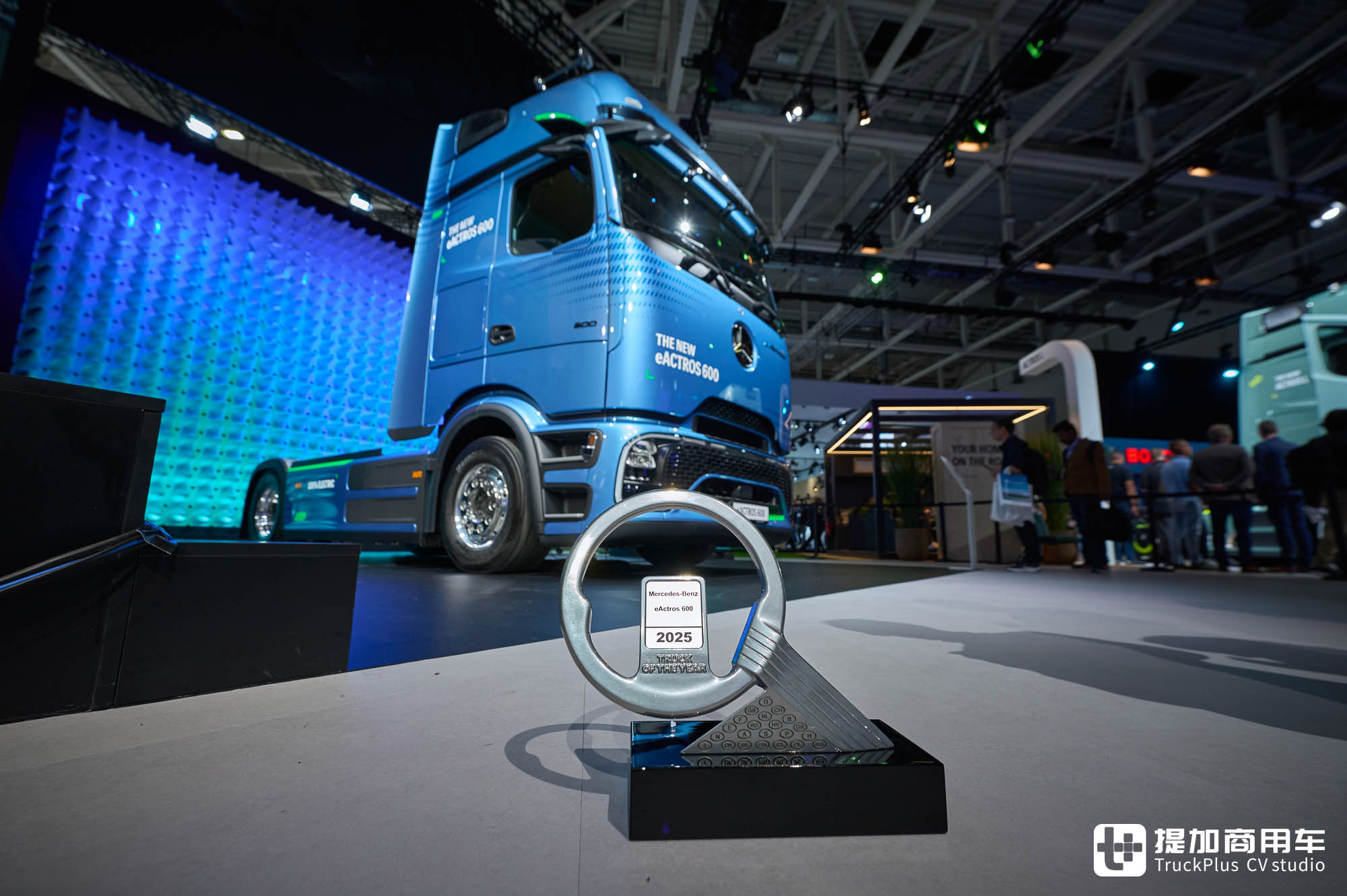 eActros 600电动重卡交付在即,奔驰柴油卡车工厂如何转型新能源?这篇文章带您看 - 第1张 - 提加商用车网 eActros 600电动重卡交付在即,奔驰柴油卡车工厂如何转型新能源?这篇文章带您看 - 第1张