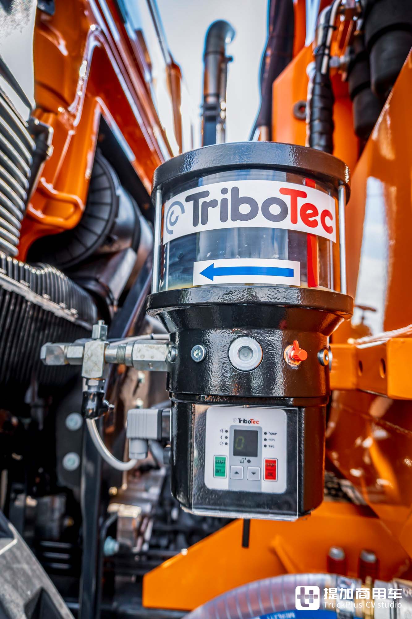 曼恩TGS底盘,6x4前驱加持越野套件,这台城市垃圾车不一般 - 第10张 - 提加商用车网 曼恩TGS底盘,6x4前驱加持越野套件,这台城市垃圾车不一般 - 第10张