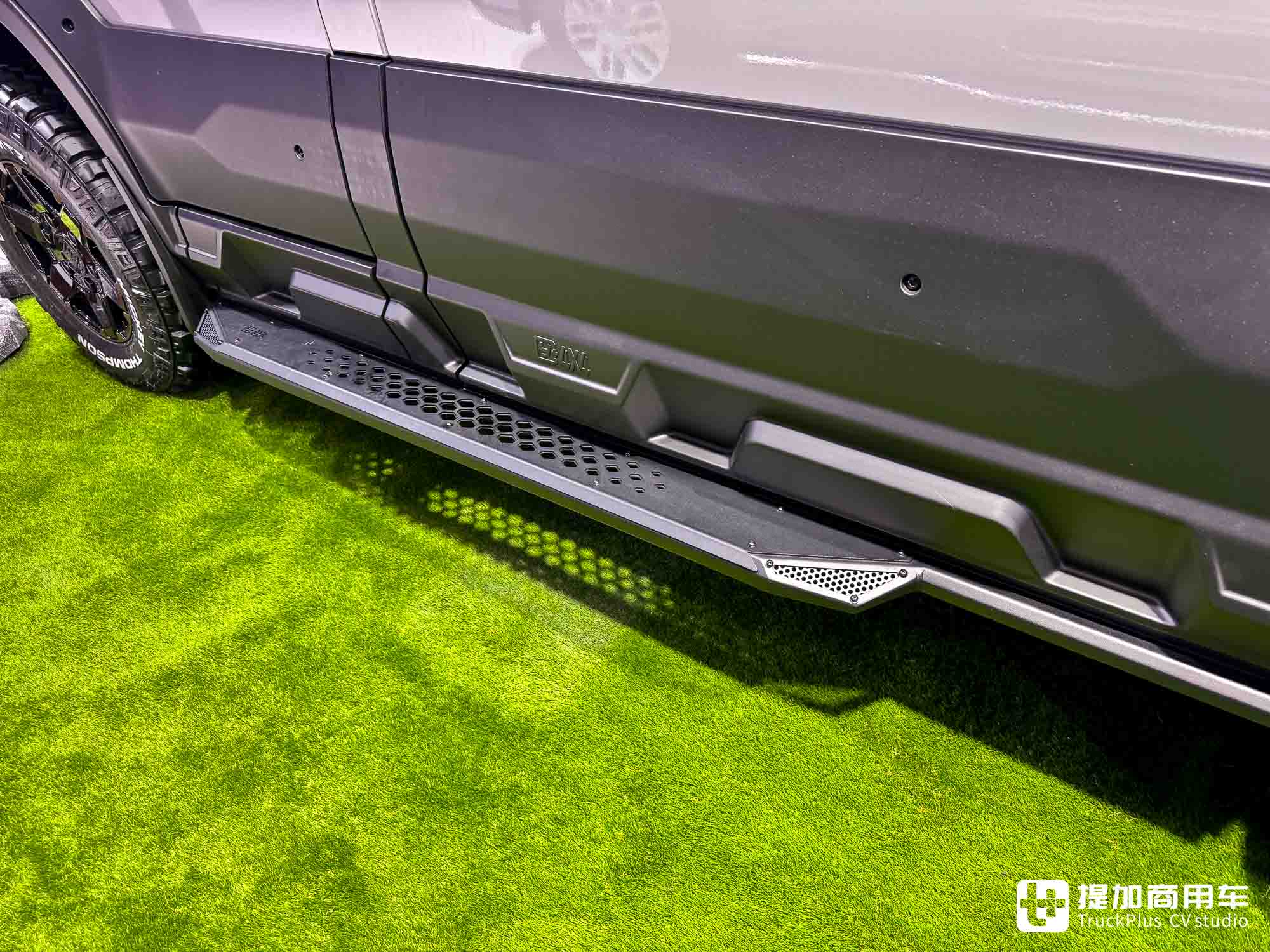 4x4带三把锁!房车改装新圣体?带你看依维柯最新发布的欧霸•山海越野平台 - 第13张 - 提加商用车网 4x4带三把锁!房车改装新圣体?带你看依维柯最新发布的欧霸•山海越野平台 - 第13张