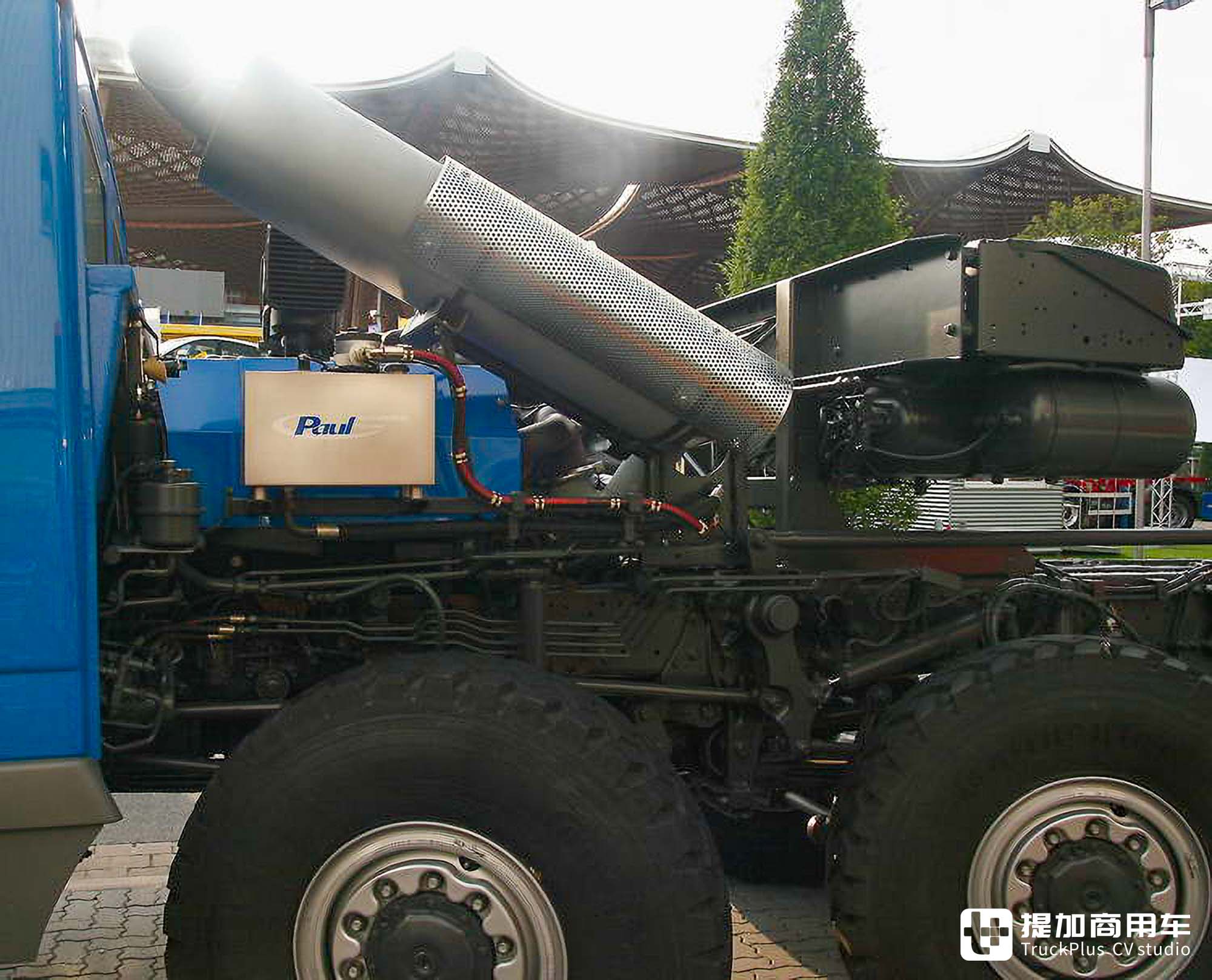 七轴14x8底盘,改装低入口驾驶室,奔驰Actros钻井车底盘实拍 - 第10张 - 提加商用车网 七轴14x8底盘,改装低入口驾驶室,奔驰Actros钻井车底盘实拍 - 第10张