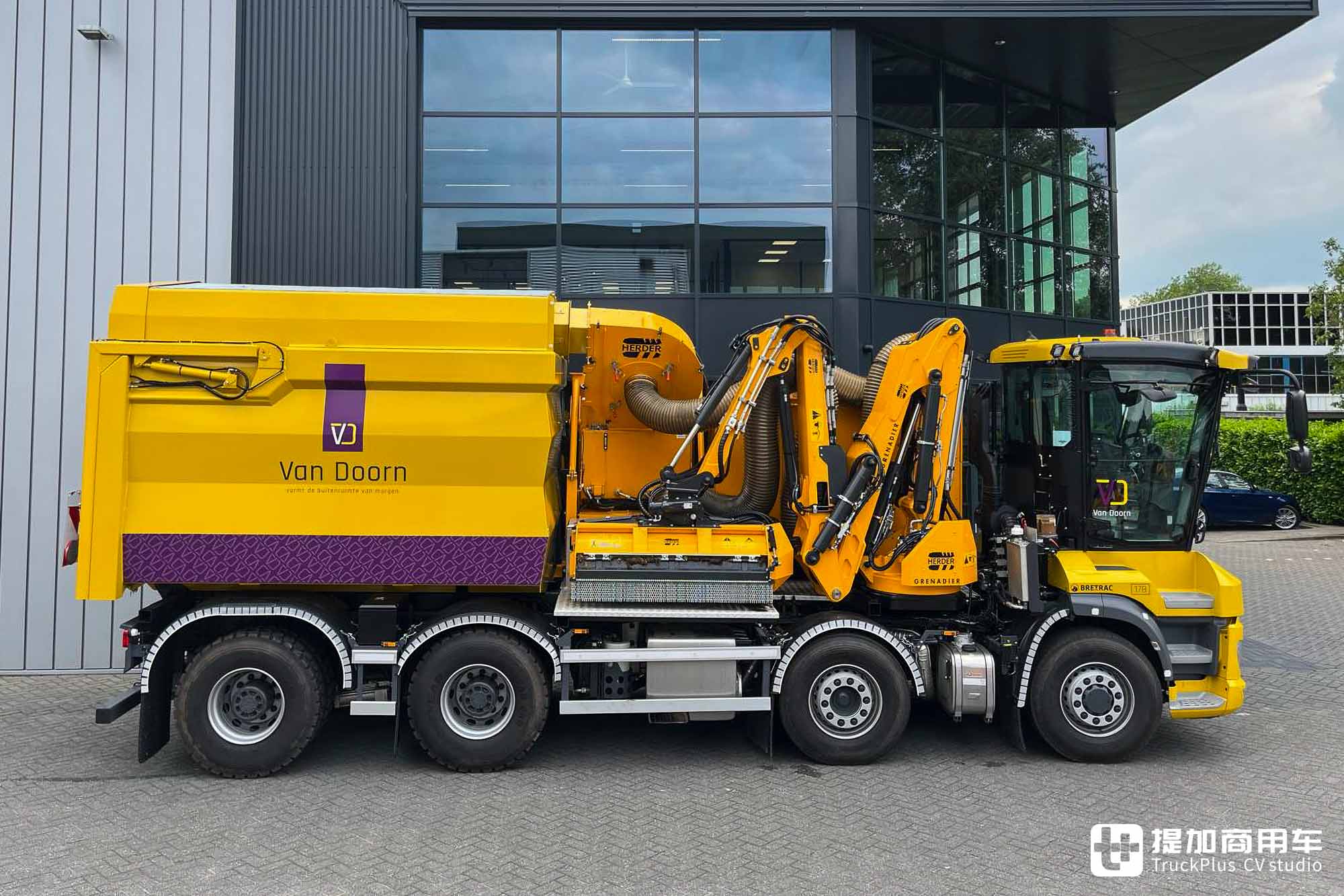 搭载拖拉机驾驶室,液压驱动前桥+液压悬挂加持,GINAF特种卡车爆改割草机 - 第12张 - 提加商用车网 搭载拖拉机驾驶室,液压驱动前桥+液压悬挂加持,GINAF特种卡车爆改割草机 - 第12张