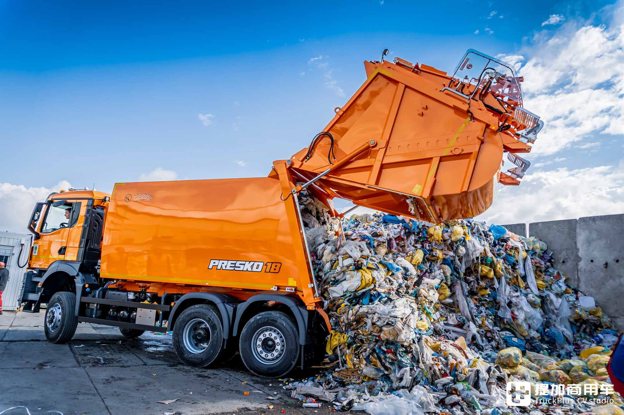 曼恩TGS底盘,6x4前驱加持越野套件,这台城市垃圾车不一般 - 第15张 - 提加商用车网 曼恩TGS底盘,6x4前驱加持越野套件,这台城市垃圾车不一般 - 第15张