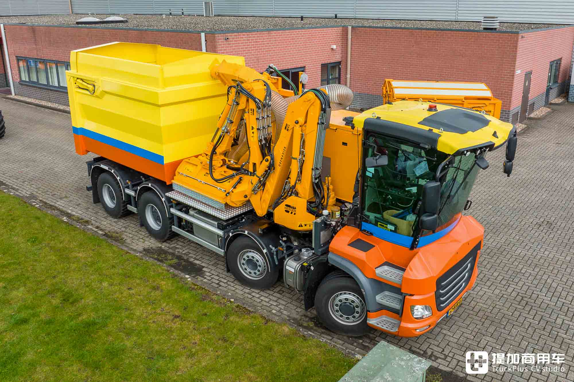 搭载拖拉机驾驶室,液压驱动前桥+液压悬挂加持,GINAF特种卡车爆改割草机 - 第15张 - 提加商用车网 搭载拖拉机驾驶室,液压驱动前桥+液压悬挂加持,GINAF特种卡车爆改割草机 - 第15张