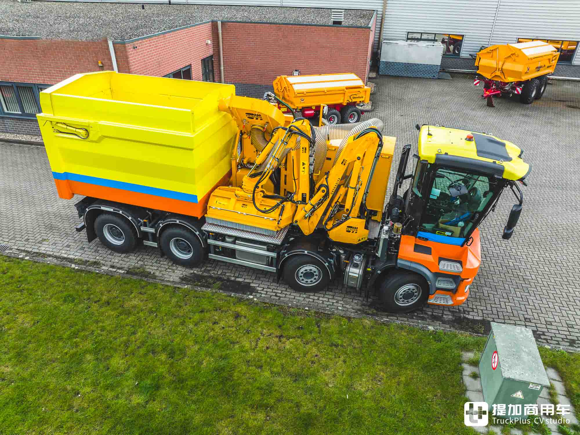 搭载拖拉机驾驶室,液压驱动前桥+液压悬挂加持,GINAF特种卡车爆改割草机 - 第16张 - 提加商用车网 搭载拖拉机驾驶室,液压驱动前桥+液压悬挂加持,GINAF特种卡车爆改割草机 - 第16张