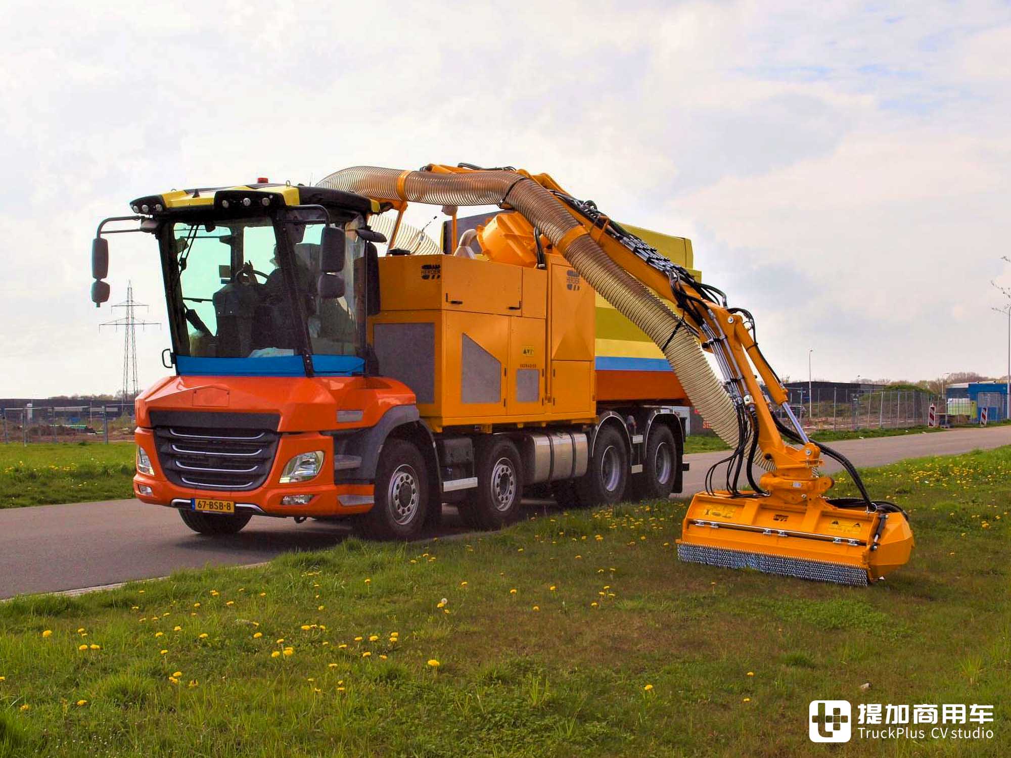 搭载拖拉机驾驶室,液压驱动前桥+液压悬挂加持,GINAF特种卡车爆改割草机 - 第18张 - 提加商用车网 搭载拖拉机驾驶室,液压驱动前桥+液压悬挂加持,GINAF特种卡车爆改割草机 - 第18张