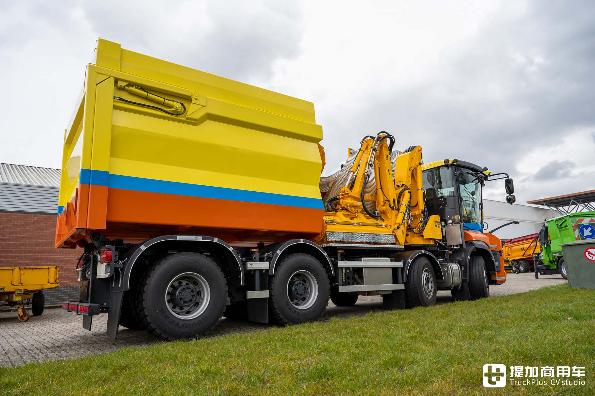 搭载拖拉机驾驶室,液压驱动前桥+液压悬挂加持,GINAF特种卡车爆改割草机 - 第20张 - 提加商用车网 搭载拖拉机驾驶室,液压驱动前桥+液压悬挂加持,GINAF特种卡车爆改割草机 - 第20张