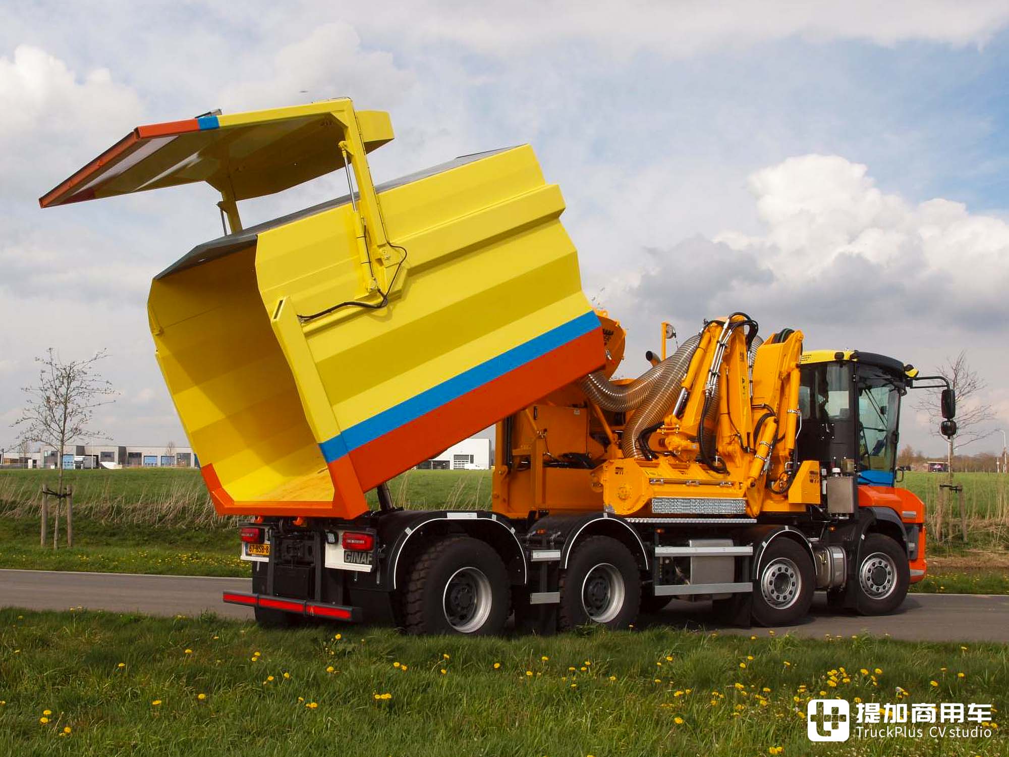 搭载拖拉机驾驶室,液压驱动前桥+液压悬挂加持,GINAF特种卡车爆改割草机 - 第21张 - 提加商用车网 搭载拖拉机驾驶室,液压驱动前桥+液压悬挂加持,GINAF特种卡车爆改割草机 - 第21张