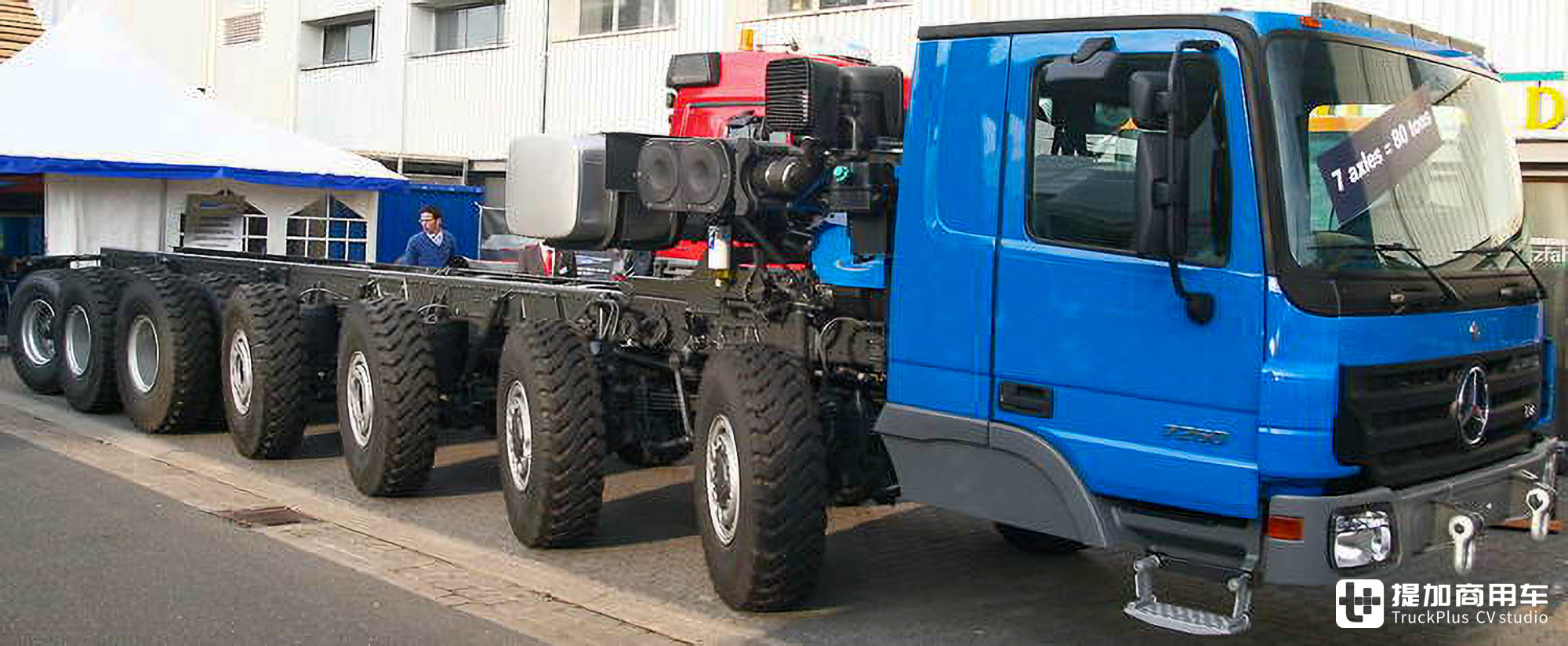 七轴14x8底盘,改装低入口驾驶室,奔驰Actros钻井车底盘实拍 - 第2张 - 提加商用车网 七轴14x8底盘,改装低入口驾驶室,奔驰Actros钻井车底盘实拍 - 第2张