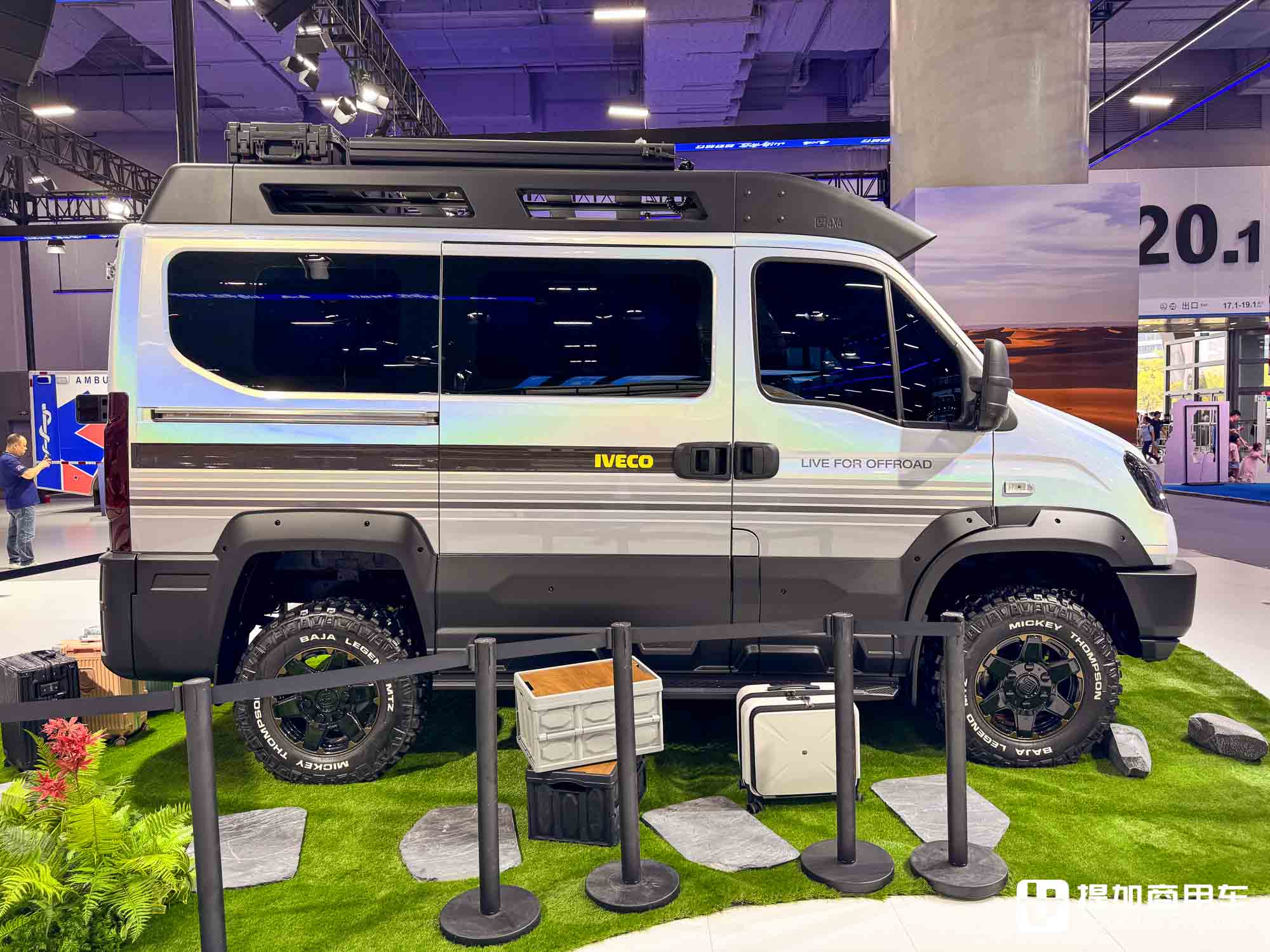 4x4带三把锁!房车改装新圣体?带你看依维柯最新发布的欧霸•山海越野平台 - 第6张 - 提加商用车网 4x4带三把锁!房车改装新圣体?带你看依维柯最新发布的欧霸•山海越野平台 - 第6张