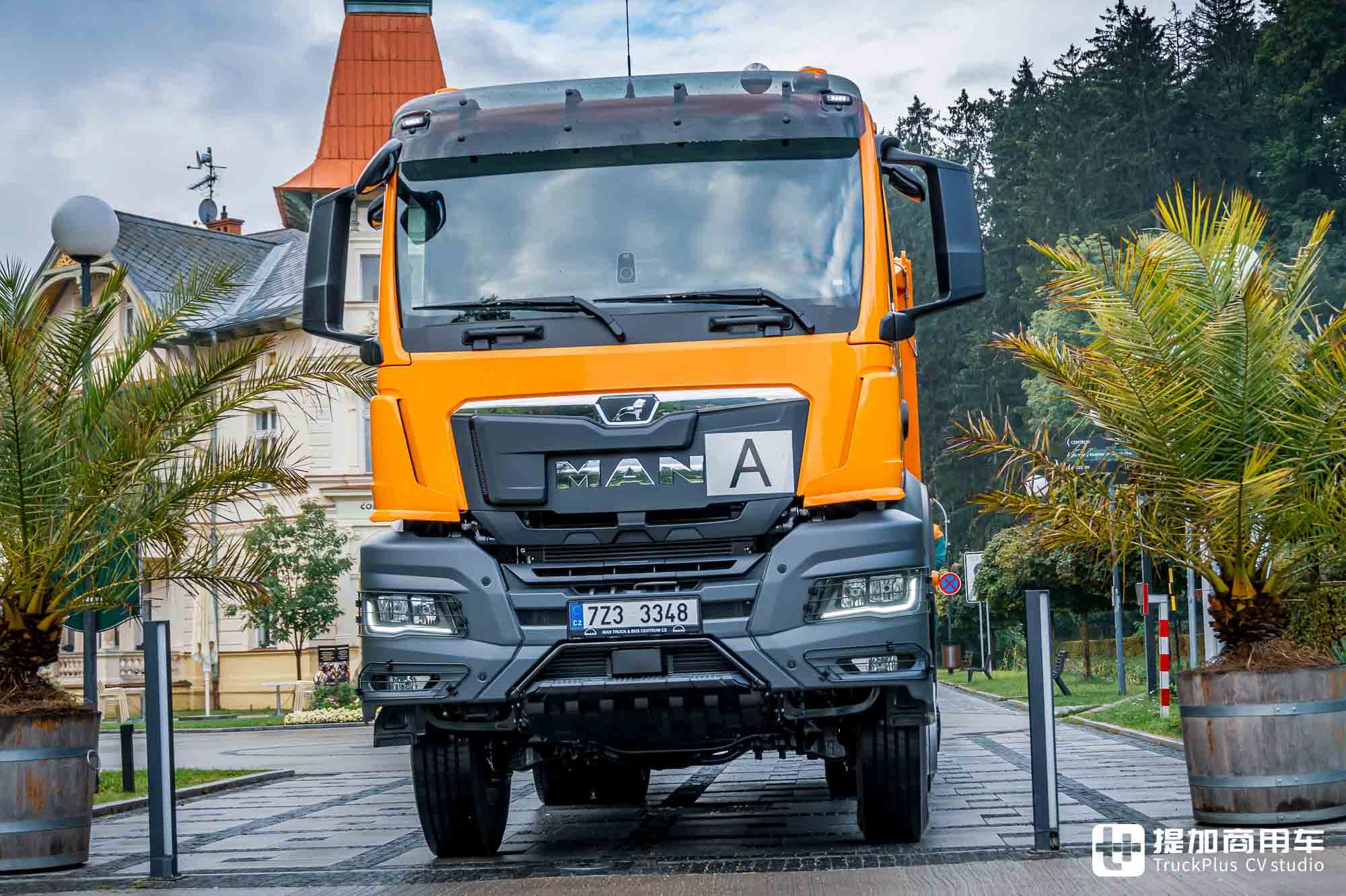 曼恩TGS底盘,6x4前驱加持越野套件,这台城市垃圾车不一般 - 第3张 - 提加商用车网 曼恩TGS底盘,6x4前驱加持越野套件,这台城市垃圾车不一般 - 第3张