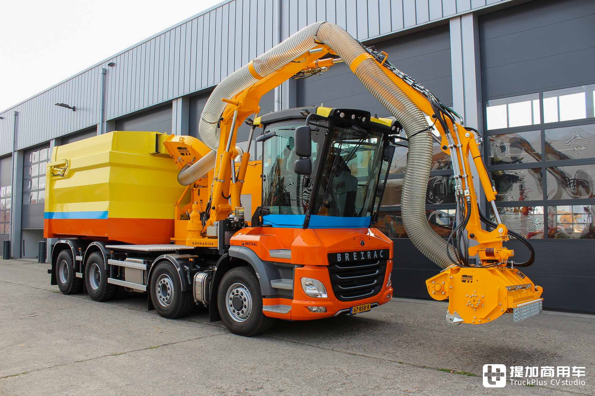 搭载拖拉机驾驶室,液压驱动前桥+液压悬挂加持,GINAF特种卡车爆改割草机 - 第3张 - 提加商用车网 搭载拖拉机驾驶室,液压驱动前桥+液压悬挂加持,GINAF特种卡车爆改割草机 - 第3张