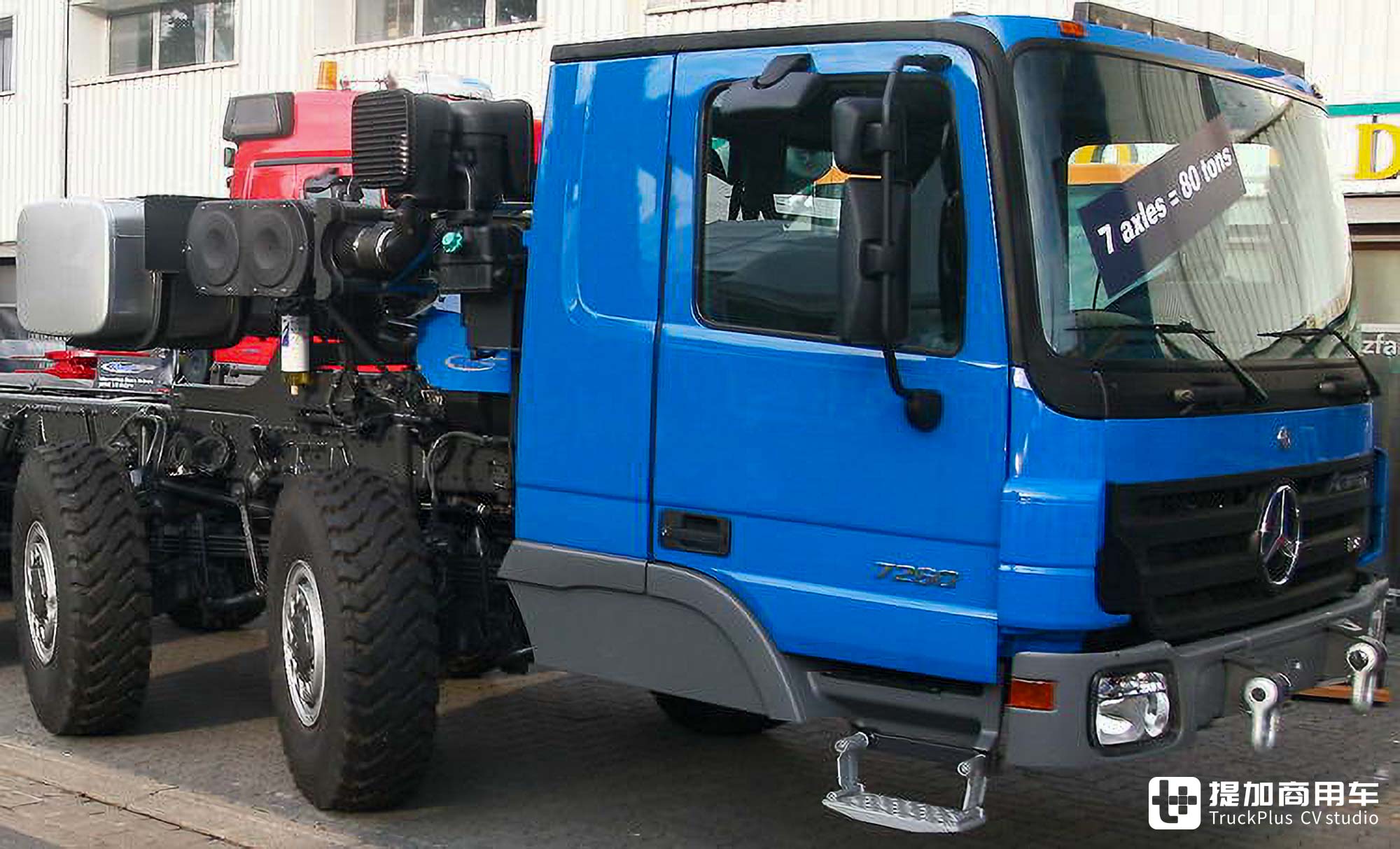 七轴14x8底盘,改装低入口驾驶室,奔驰Actros钻井车底盘实拍 - 第3张 - 提加商用车网 七轴14x8底盘,改装低入口驾驶室,奔驰Actros钻井车底盘实拍 - 第3张