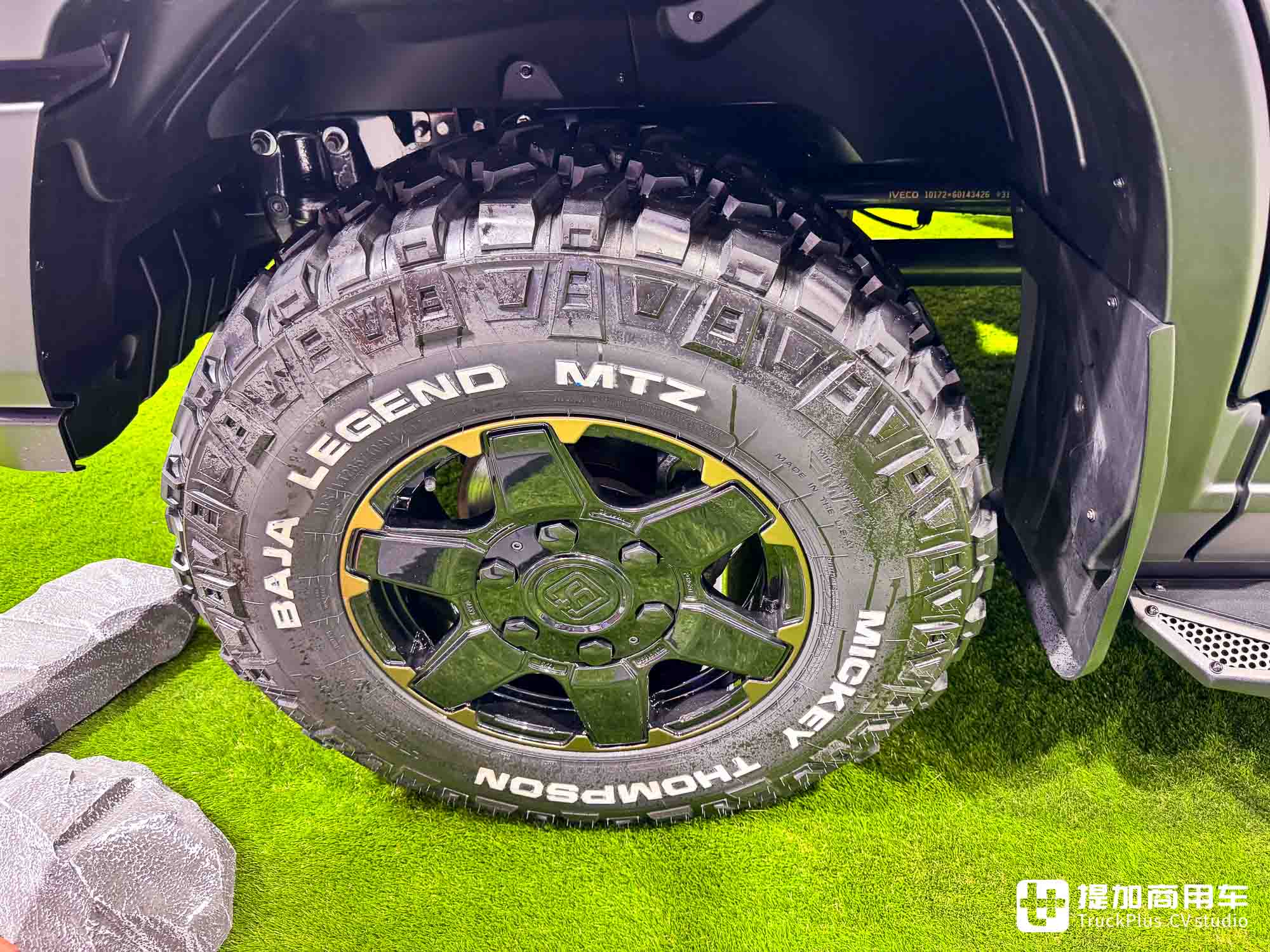 4x4带三把锁!房车改装新圣体?带你看依维柯最新发布的欧霸•山海越野平台 - 第8张 - 提加商用车网 4x4带三把锁!房车改装新圣体?带你看依维柯最新发布的欧霸•山海越野平台 - 第8张