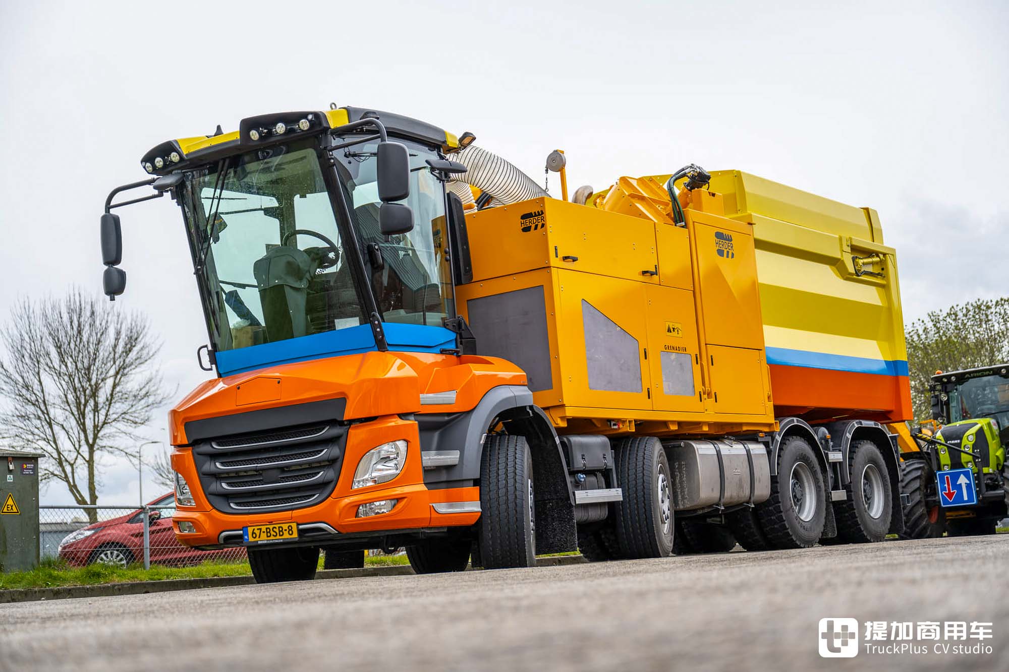 搭载拖拉机驾驶室,液压驱动前桥+液压悬挂加持,GINAF特种卡车爆改割草机 - 第5张 - 提加商用车网 搭载拖拉机驾驶室,液压驱动前桥+液压悬挂加持,GINAF特种卡车爆改割草机 - 第5张