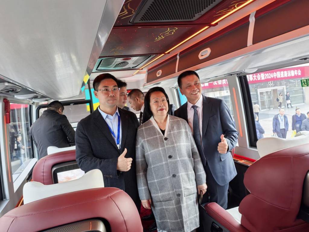 实力“吸睛”!苏州金龙公路复兴号亮相2024中国道路运输年会 - 第2张 - 提加商用车网 实力“吸睛”!苏州金龙公路复兴号亮相2024中国道路运输年会 - 第2张