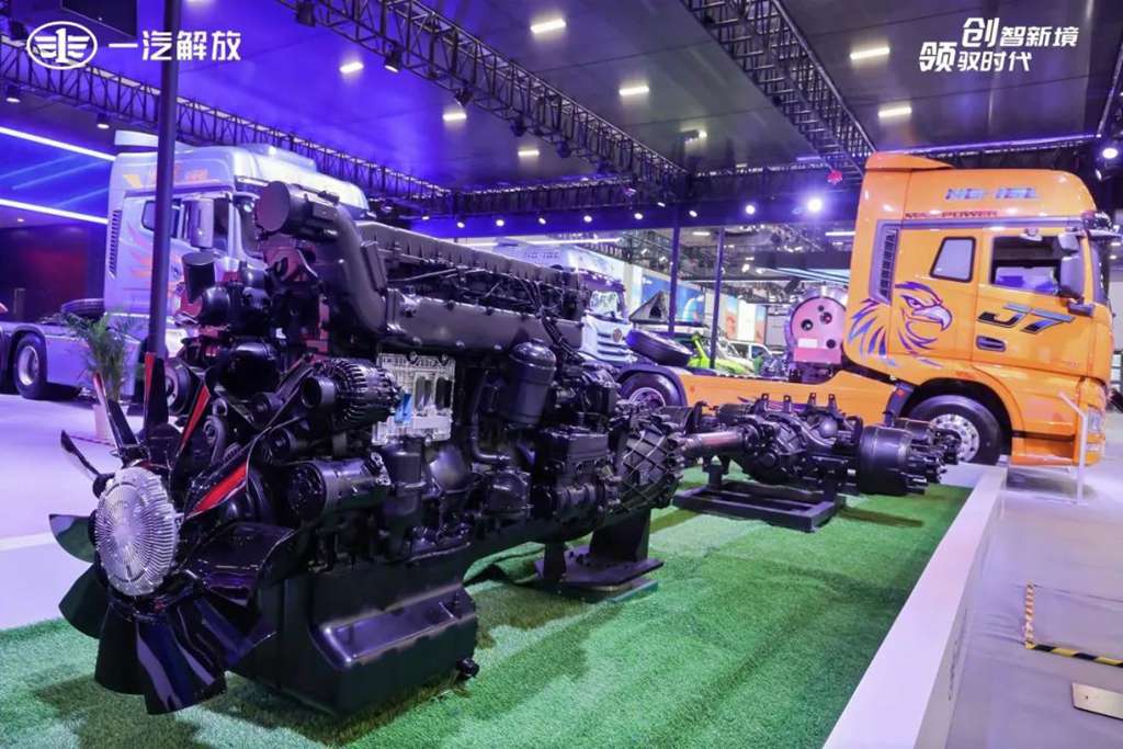 一汽解放时敬龙:致力自主、深耕技术,彰显大国工匠杰出底蕴 - 第2张 - 提加商用车网 一汽解放时敬龙:致力自主、深耕技术,彰显大国工匠杰出底蕴 - 第2张