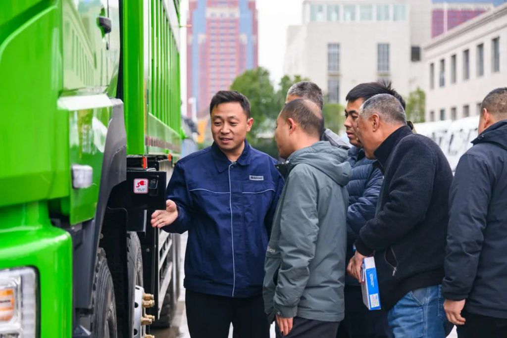 百城交付 | 宇通新能源自卸车批量交付石家庄,共启绿色运输新篇章 - 第2张 - 提加商用车网 百城交付 | 宇通新能源自卸车批量交付石家庄,共启绿色运输新篇章 - 第2张