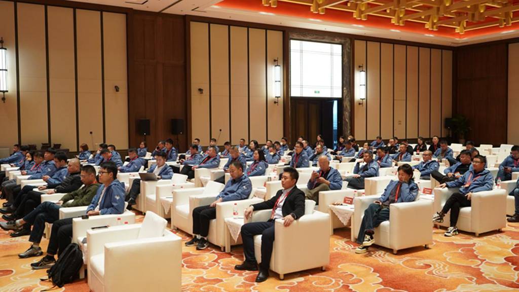 携手同行 感恩有您 东风康明斯油品年终答谢会圆满举办 - 第2张 - 提加商用车网 携手同行 感恩有您 东风康明斯油品年终答谢会圆满举办 - 第2张