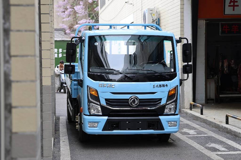 喜报！东风多利卡任吾行摘得“年度第一推荐全能轻卡” - 第3张