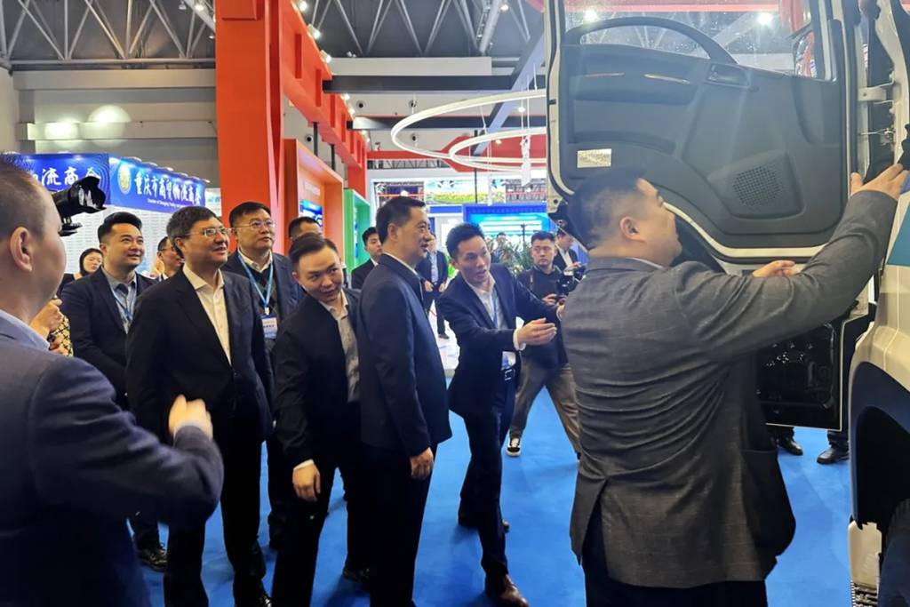 庆铃三款氢燃料车型齐亮相 闪耀2024陆海新通道国际物流博览会 - 第2张 - 提加商用车网 庆铃三款氢燃料车型齐亮相 闪耀2024陆海新通道国际物流博览会 - 第2张