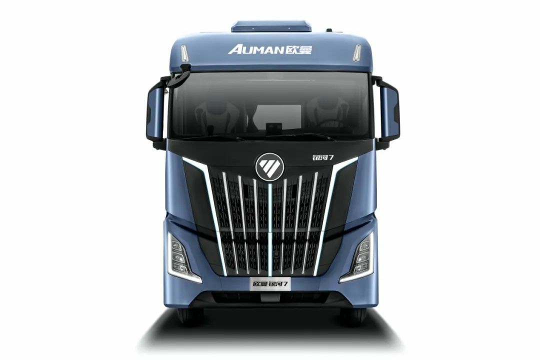 直瀑格栅大气磅礴 简繁大灯照亮前路!欧曼银河7展现中式美学新境界 - 第1张 - 提加商用车网 直瀑格栅大气磅礴 简繁大灯照亮前路!欧曼银河7展现中式美学新境界 - 第1张