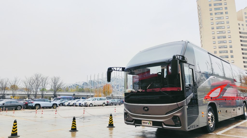 实力“吸睛”!苏州金龙公路复兴号亮相2024中国道路运输年会 - 第3张 - 提加商用车网 实力“吸睛”!苏州金龙公路复兴号亮相2024中国道路运输年会 - 第3张