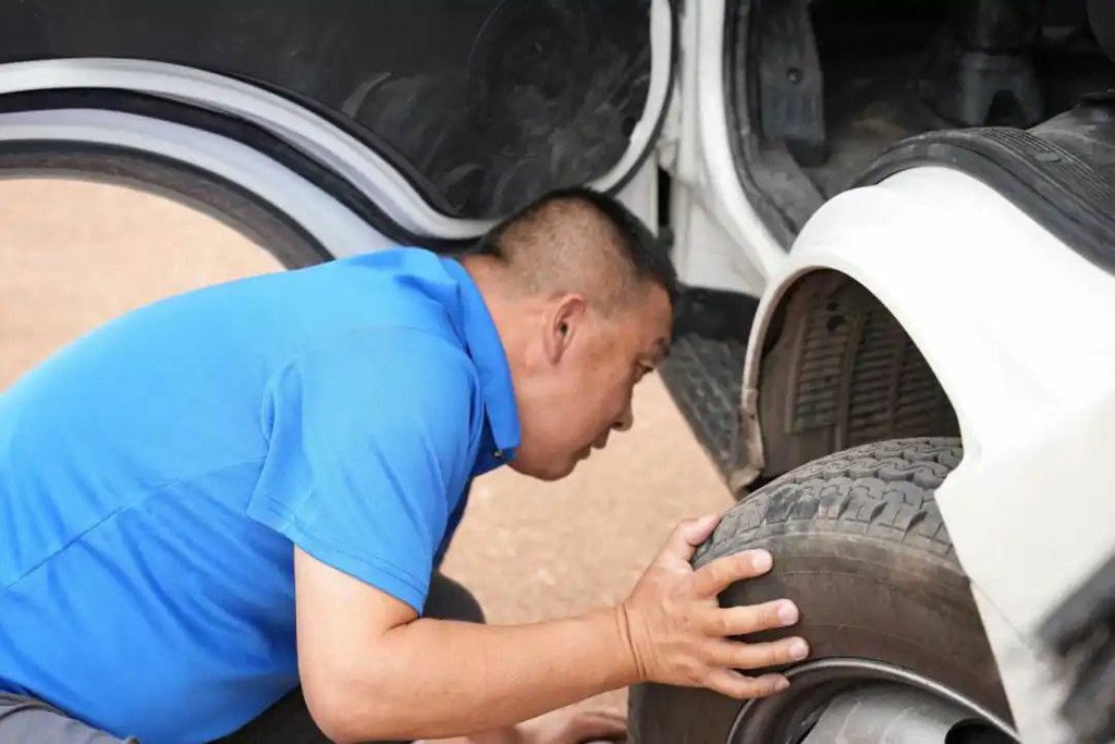 【碟式服务】手把手教你如何解决卡车轮胎“吃胎”问题！ - 第4张