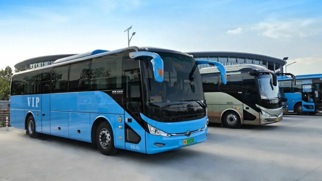 服务七载,“宇”时俱进丨宇通客车携多款车型实力护航进博会 - 第3张 - 提加商用车网 服务七载,“宇”时俱进丨宇通客车携多款车型实力护航进博会 - 第3张