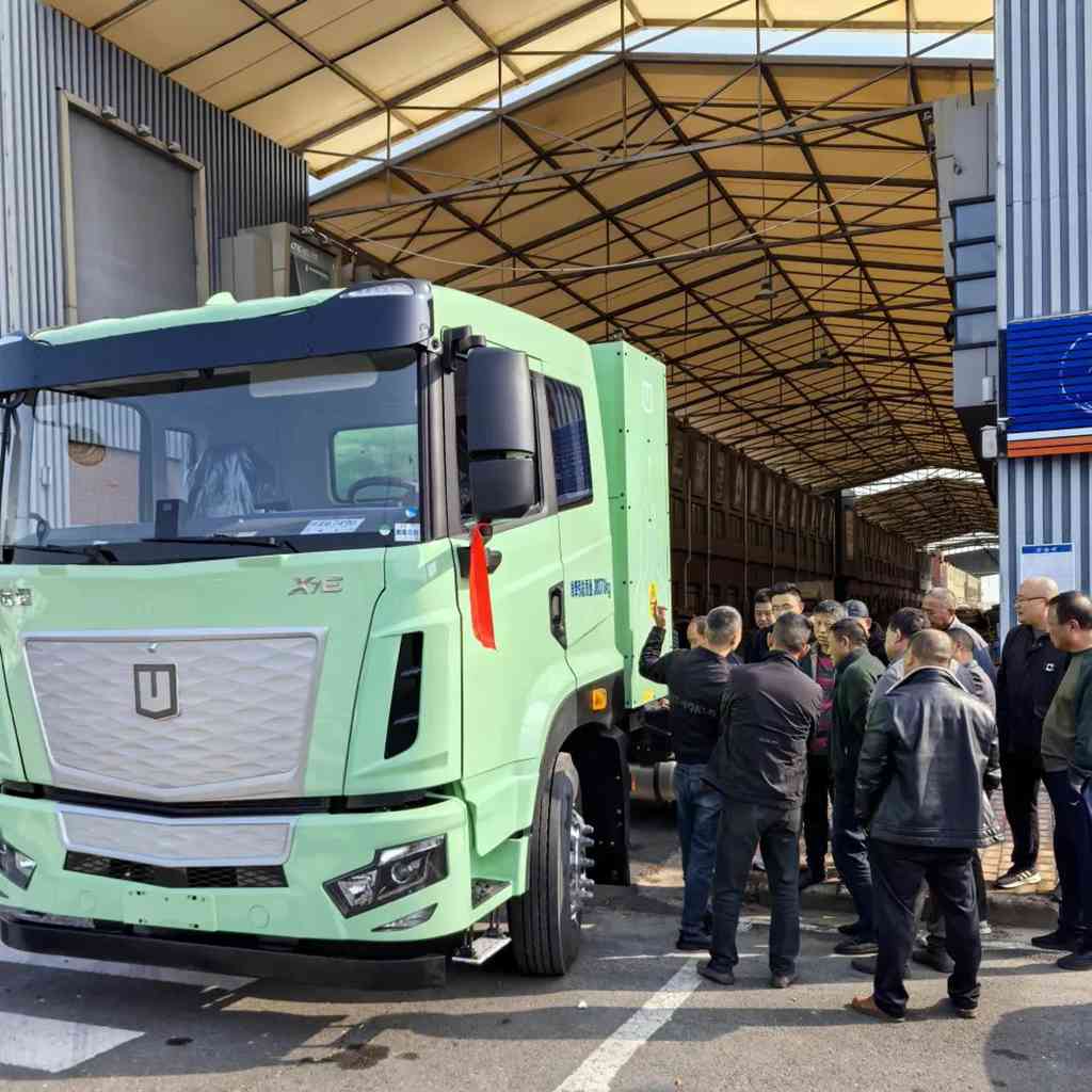 远程X7E-400纯电牵引车批量交付江苏大客户,高效助力港口绿色运输 - 第3张 - 提加商用车网 远程X7E-400纯电牵引车批量交付江苏大客户,高效助力港口绿色运输 - 第3张