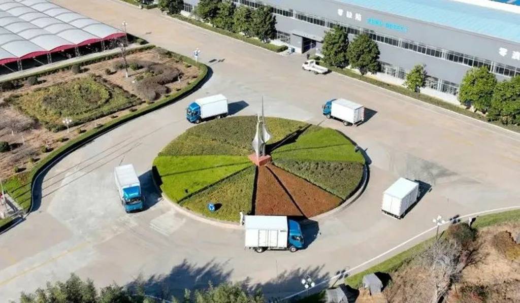 飞碟汽车&尧王酒业飞碟W5大订单成功交付! - 第4张 - 提加商用车网 飞碟汽车&尧王酒业飞碟W5大订单成功交付! - 第4张