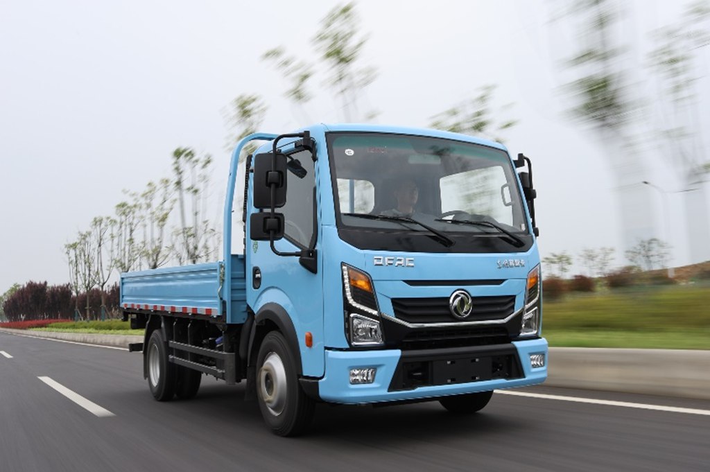 喜报！东风多利卡任吾行摘得“年度第一推荐全能轻卡” - 第5张