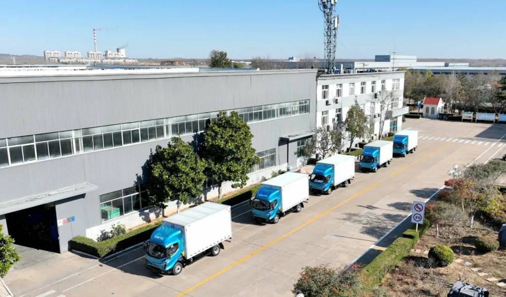 飞碟汽车&尧王酒业飞碟W5大订单成功交付! - 第5张 - 提加商用车网 飞碟汽车&尧王酒业飞碟W5大订单成功交付! - 第5张